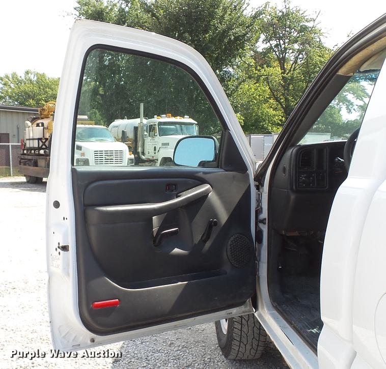 image for item DE4853 2006 Chevrolet Silverado 2500HD pickup truck