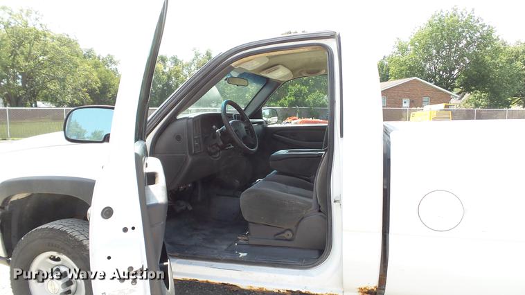 image for item DE4853 2006 Chevrolet Silverado 2500HD pickup truck