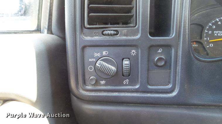 image for item DE4853 2006 Chevrolet Silverado 2500HD pickup truck