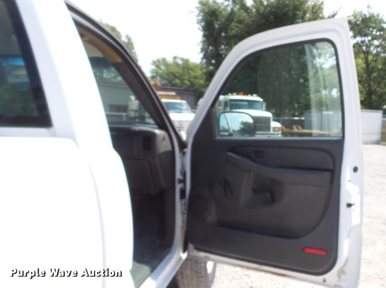 image for item DE4853 2006 Chevrolet Silverado 2500HD pickup truck