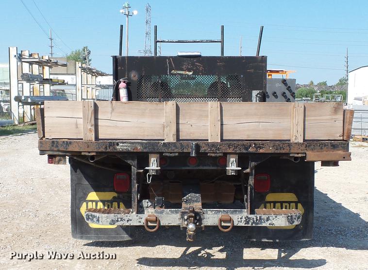 image for item DE4855 2005 Ford F550 Super Duty XL flatbed truck