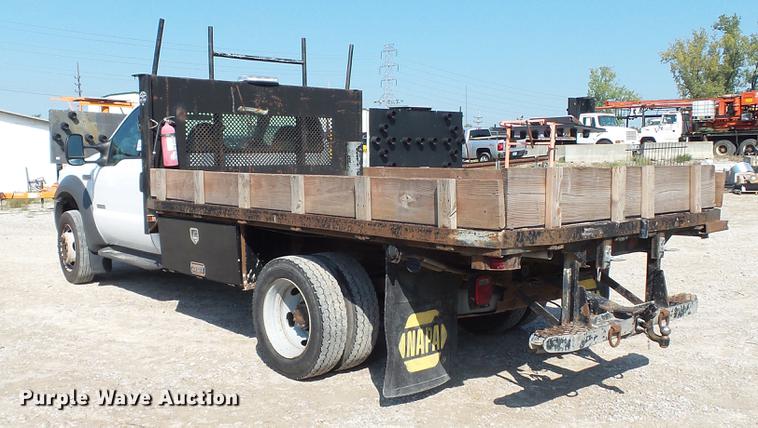 image for item DE4855 2005 Ford F550 Super Duty XL flatbed truck