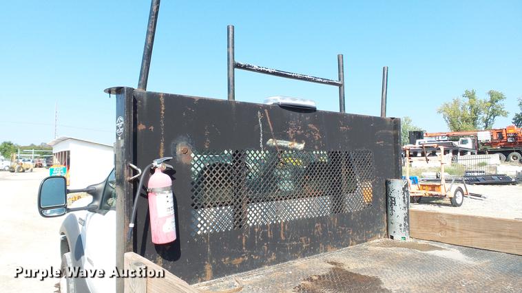 image for item DE4855 2005 Ford F550 Super Duty XL flatbed truck