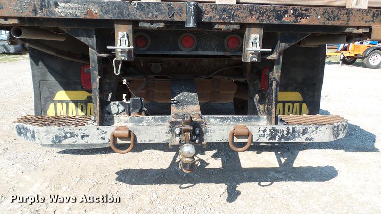 image for item DE4855 2005 Ford F550 Super Duty XL flatbed truck