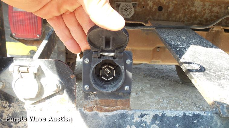 image for item DE4855 2005 Ford F550 Super Duty XL flatbed truck