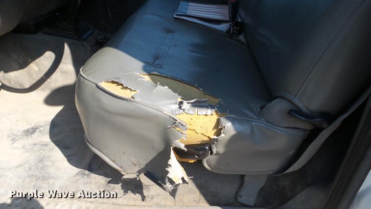 image for item DE4855 2005 Ford F550 Super Duty XL flatbed truck