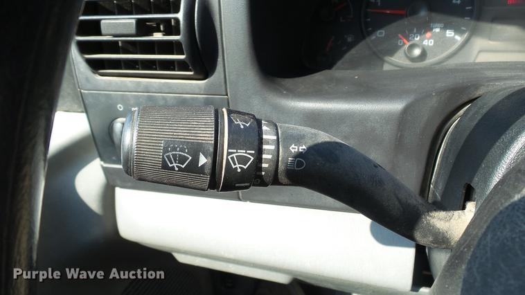 image for item DE4855 2005 Ford F550 Super Duty XL flatbed truck