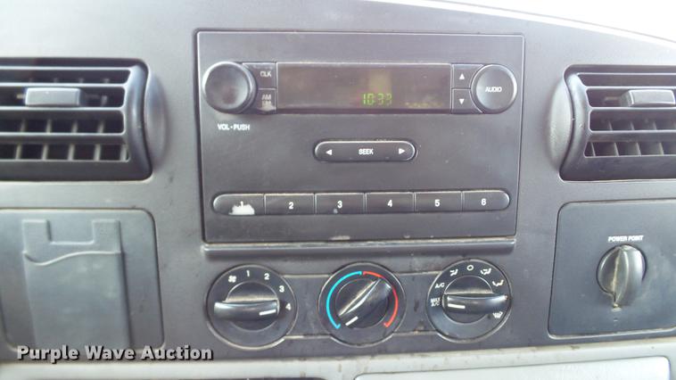 image for item DE4855 2005 Ford F550 Super Duty XL flatbed truck