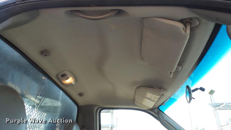 image for item DE4855 2005 Ford F550 Super Duty XL flatbed truck