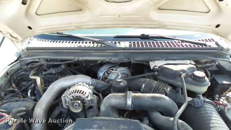 image for item DE4855 2005 Ford F550 Super Duty XL flatbed truck