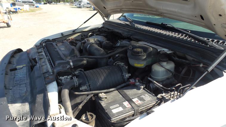 image for item DE4855 2005 Ford F550 Super Duty XL flatbed truck