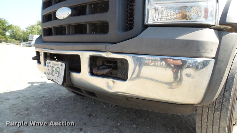 image for item DE4855 2005 Ford F550 Super Duty XL flatbed truck