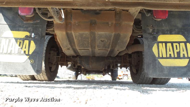 image for item DE4855 2005 Ford F550 Super Duty XL flatbed truck