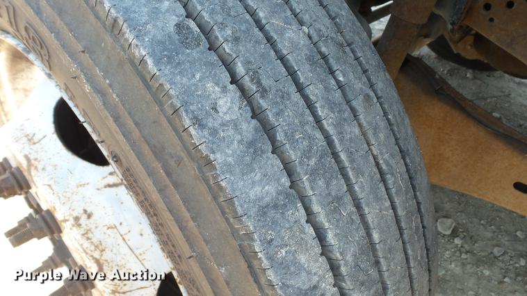 image for item DE4855 2005 Ford F550 Super Duty XL flatbed truck