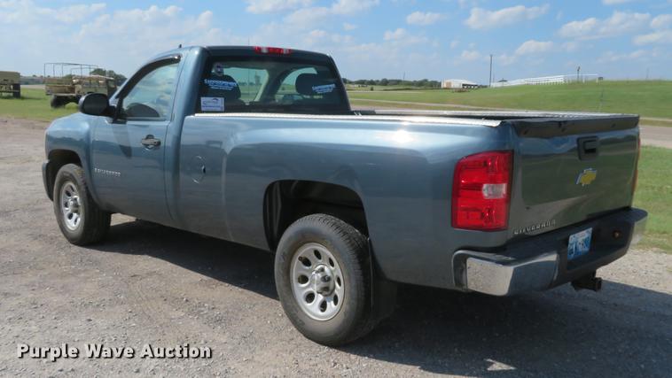 image for item DE6420 2007 Chevrolet Silverado 1500 pickup truck