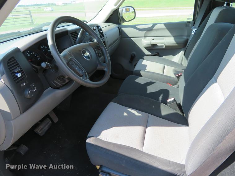 image for item DE6420 2007 Chevrolet Silverado 1500 pickup truck