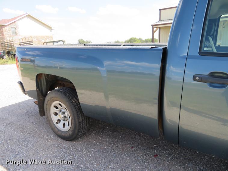 image for item DE6420 2007 Chevrolet Silverado 1500 pickup truck