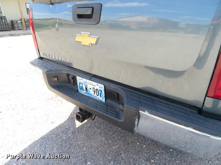 image for item DE6420 2007 Chevrolet Silverado 1500 pickup truck