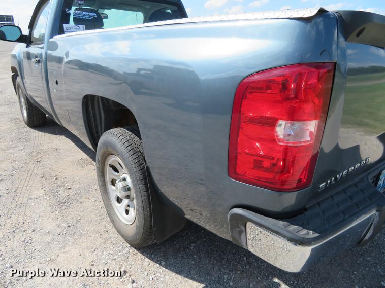 image for item DE6420 2007 Chevrolet Silverado 1500 pickup truck