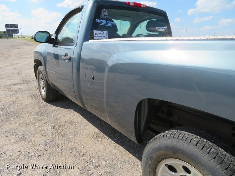 image for item DE6420 2007 Chevrolet Silverado 1500 pickup truck