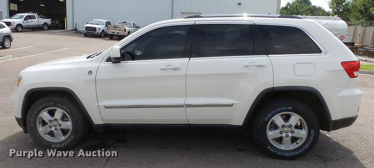 image for item DE7223 2011 Jeep Grand Cherokee SUV