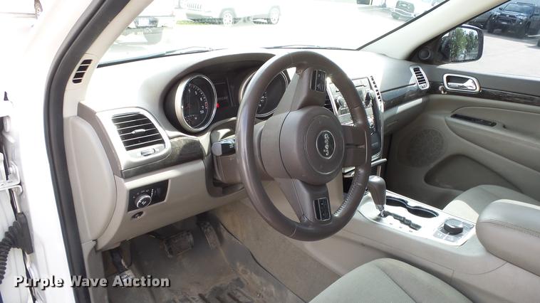 image for item DE7223 2011 Jeep Grand Cherokee SUV