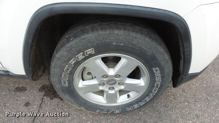 image for item DE7223 2011 Jeep Grand Cherokee SUV