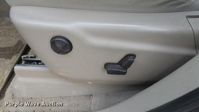 image for item DE7223 2011 Jeep Grand Cherokee SUV