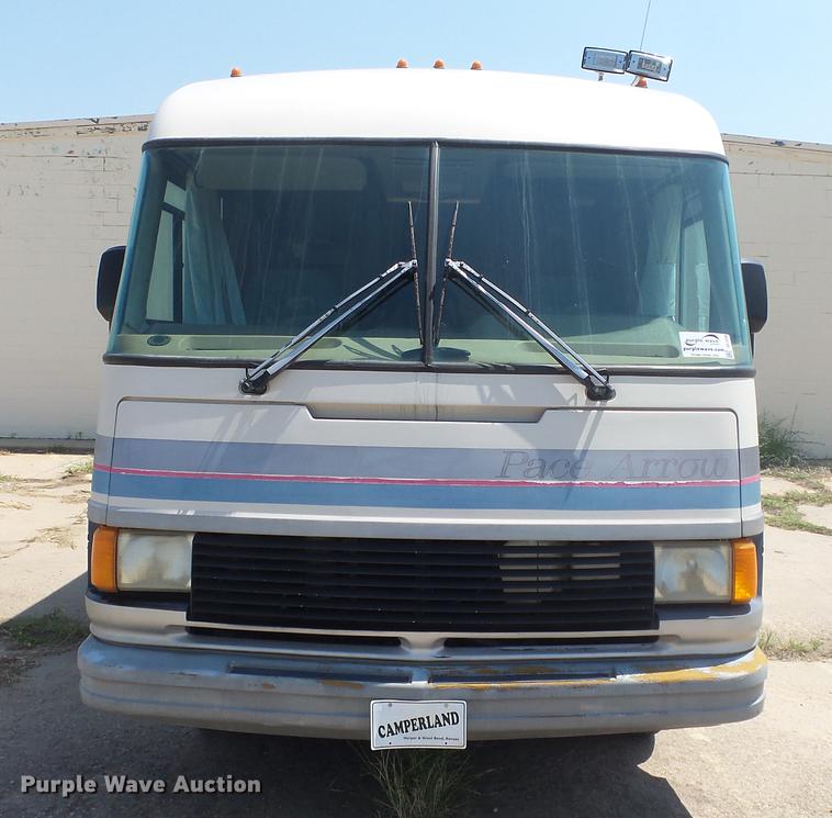 image for item DE7238 1990 Ford Fleetwood Pacer RV
