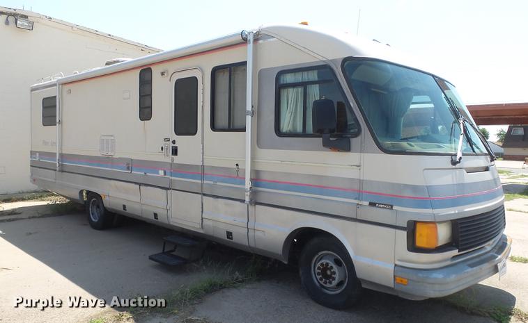 image for item DE7238 1990 Ford Fleetwood Pacer RV