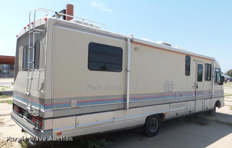 image for item DE7238 1990 Ford Fleetwood Pacer RV