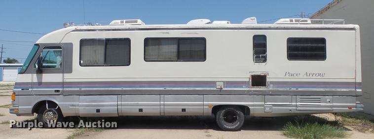 image for item DE7238 1990 Ford Fleetwood Pacer RV