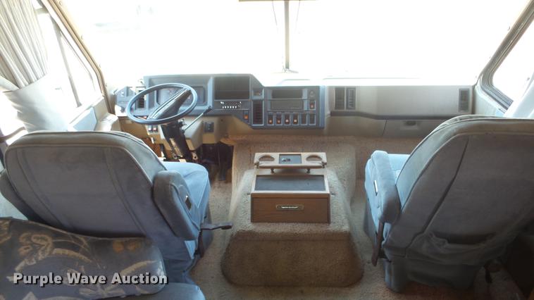 image for item DE7238 1990 Ford Fleetwood Pacer RV