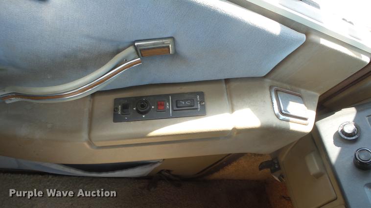 image for item DE7238 1990 Ford Fleetwood Pacer RV