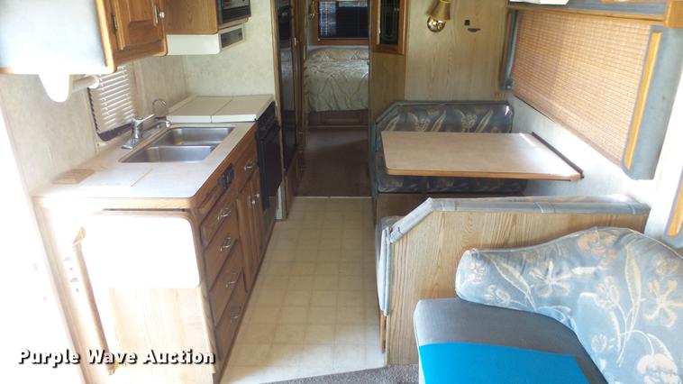 image for item DE7238 1990 Ford Fleetwood Pacer RV