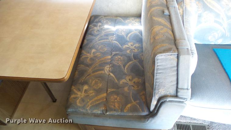 image for item DE7238 1990 Ford Fleetwood Pacer RV