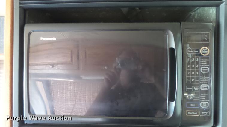 image for item DE7238 1990 Ford Fleetwood Pacer RV