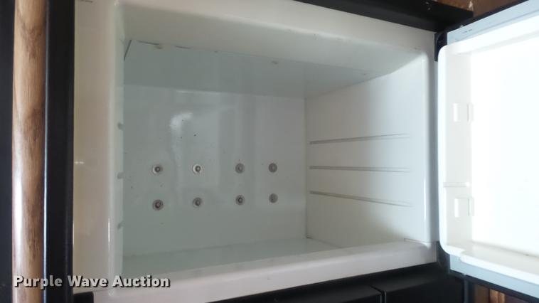 image for item DE7238 1990 Ford Fleetwood Pacer RV