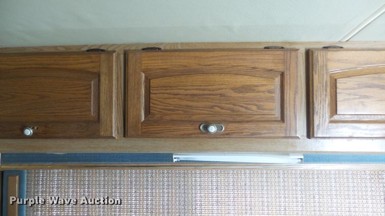 image for item DE7238 1990 Ford Fleetwood Pacer RV