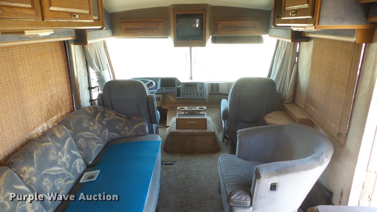 image for item DE7238 1990 Ford Fleetwood Pacer RV