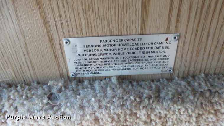 image for item DE7238 1990 Ford Fleetwood Pacer RV