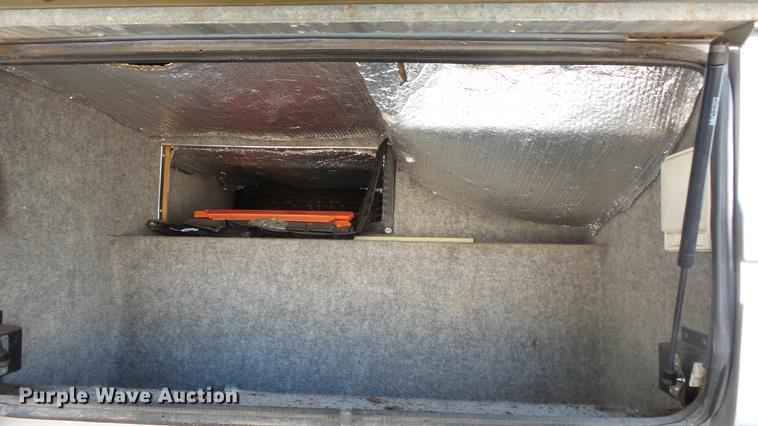 image for item DE7238 1990 Ford Fleetwood Pacer RV