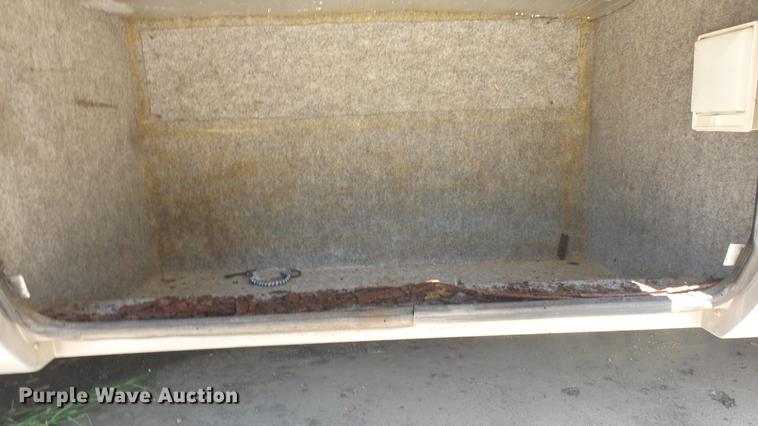 image for item DE7238 1990 Ford Fleetwood Pacer RV