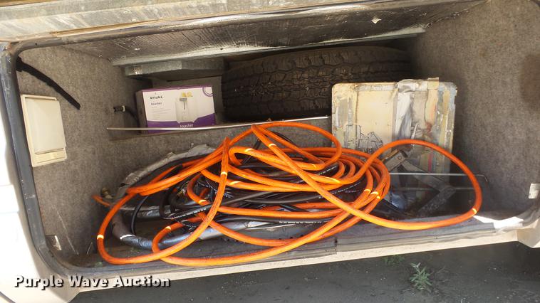 image for item DE7238 1990 Ford Fleetwood Pacer RV