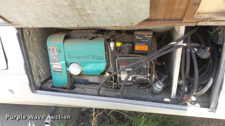 image for item DE7238 1990 Ford Fleetwood Pacer RV