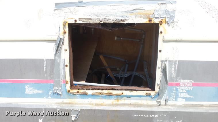 image for item DE7238 1990 Ford Fleetwood Pacer RV