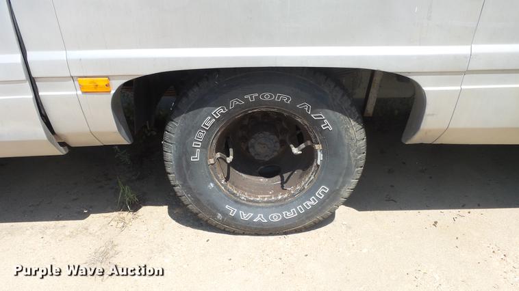 image for item DE7238 1990 Ford Fleetwood Pacer RV