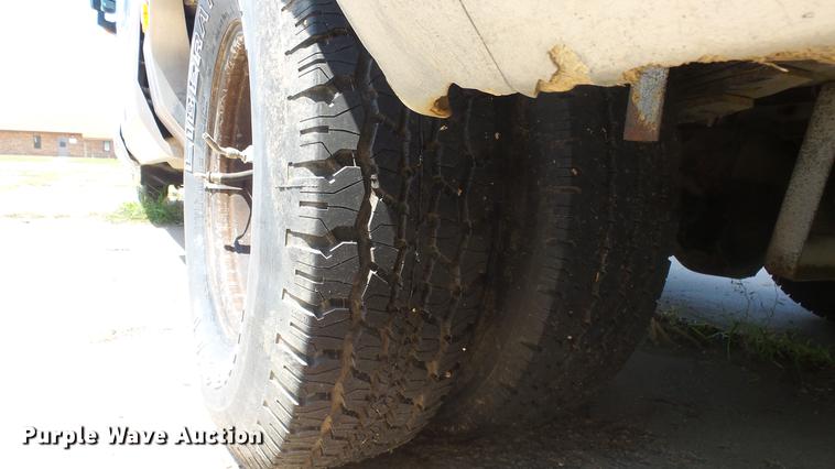 image for item DE7238 1990 Ford Fleetwood Pacer RV