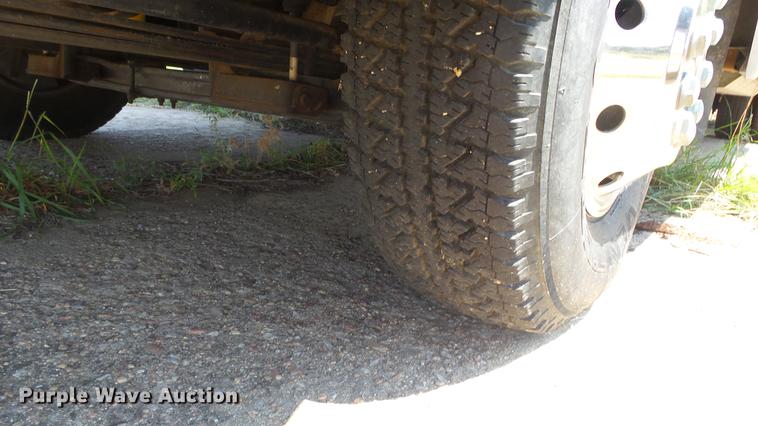 image for item DE7238 1990 Ford Fleetwood Pacer RV