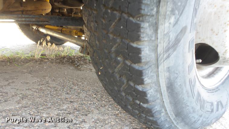 image for item DE7238 1990 Ford Fleetwood Pacer RV